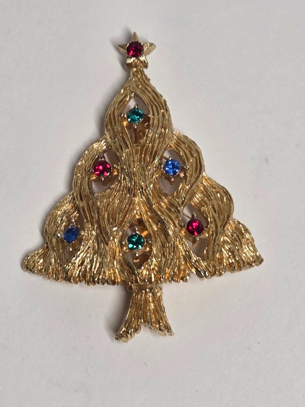 Vintage JJ Jonette Christmas Tree Brooch Unsigned Gold Tone Rhinestone Pin Holid